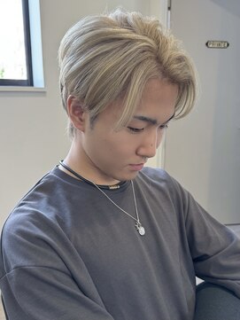 ナンバー(number+) 30代40代メンズセンターパートブリーチミルクティーベージュ