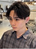センターパートシースルー毛流れフェザーパーマ大人ヘア韓流