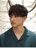 ナチュラルツイストパーママッシュツーブロ刈上げメンズ