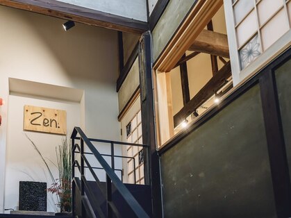 ゼンドットカラスマ(Zen.karasuma)の写真