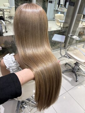 フォルテ 榛原パームス店 ハイトーンミルクティーベージュ