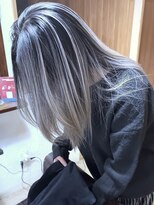 ブレイズヘアー(BLAZEhair) 【王道デザイン】ホワイトバレイヤージュ×ブリーチ3回