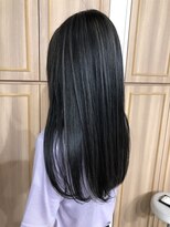 モモ(MOMO)&nbsp;グレーカラーハイライト