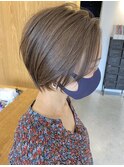 サンドベージュ×透明感ショート