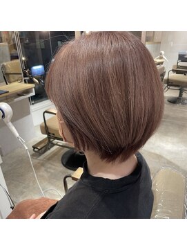 キッカ(kicca) 【kicca】ハイトーンショート×ピンクベージュ