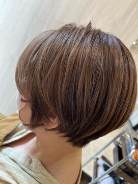 ビークールナナジョウ(Be-COOL 7-jo) 白髪ぼかし☆ボブベージュ