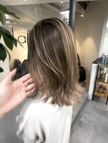 ラフ 新宿(Laff)&nbsp;新宿 20代30代40代 白髪ぼかし グレーベージュ ブリーチ