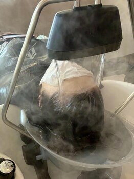 話題の頭浸浴導入*思わず眠ってしまいそうになるヘッドスパで、土台になる頭皮から健やかな髪へ