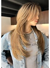 海外風カット・大人っぽい・デザインカラーに強くこだわりを持ち、家に帰っても再現しやすいカット☆