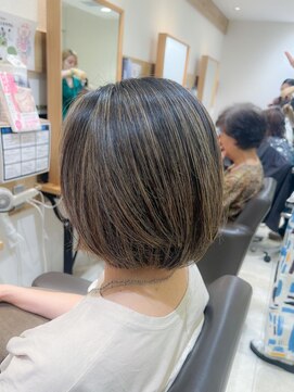ステラバイケンジ 藤沢(STELLA by KENJE) 白髪ぼかし細めハイライト30代40代50代ブルーグレージュ