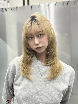 ロムーク 表参道(LOMKH) 小顔ロング顔周り縮毛矯正冬のレイヤーカット透明感カラー