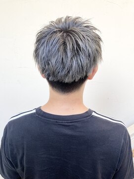 モリオ フロム ロンドン 成増店 【morio成増/一戸】ブリーチありシルバーアッシュ