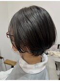 丸みショートボブで大人美人に
