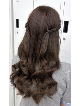 スタイル 横浜(STYLE) 佐久間担当/推し活ヘアメ/サイドロープ編み/ハーフアップ