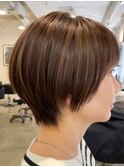 横浜西口白髪ぼかしマッシュショートカットミルクティーベージュ