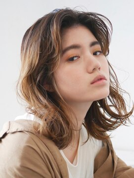 アース 志木店(HAIR & MAKE EARTH) ウエットな質感のウェーブミディ