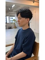 フェイヴィーズ(FavyS)&nbsp;カルマパーマのセンターパート ニュアンスパーマ