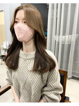 アトレ(attrait) *ミルクティーベージュ ブリーチなしダブルカラー 韓国風ロング