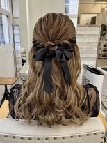 ねじりシンプルハーフアップ ヘアセット へアレンジ 表参道