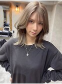ワンホンレイヤーカット、ボブ、グレーベージュ、ハイトーン