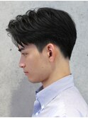 黒髪サイドシルエット大人メンズヘア