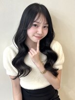 【Conomi】透明感 黒髪 韓国風巻き髪 顔周りレイヤー 韓国ヘア