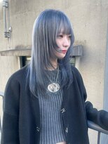 ジーナ(XENA) 小顔に見せるヘア×アイスブルー×渋谷