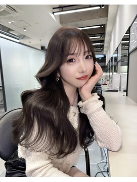 リリー(Lilley) 天神/博多/韓国ヘア/ヨシンモリ/レイヤーカット