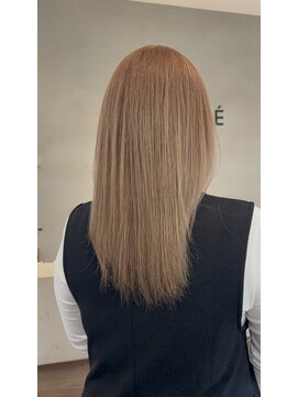 ブランシェ JR勝川駅前店 ミルクティーカラー