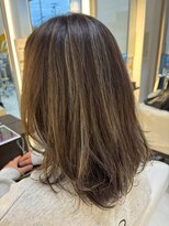 ブルーテーフ(Bleu Terre)&nbsp;盛岡【レイヤーカット×白髪ぼかしぼかしハイライト】大人世代◎