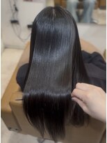 サンゼンヘアー(SUN-ZEN HAIR) ストレートロングスタイル