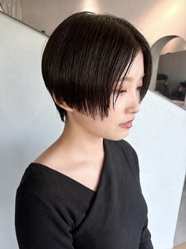 ルトワ(Lutowa) 大人ショート×ダークカラー