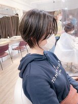 ネオリーブアイム 横浜西口店(Neolive aim)&nbsp;大人可愛い束感白髪活かしハイライトひし形ショート【近藤】横浜