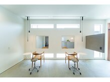 内観/Y E T  H A I R