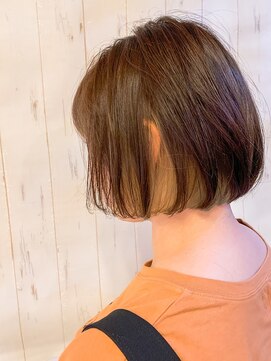 サロン ド ヴィヤージュ(Salon de Viyage) インナーイエローボブ