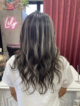 リリー ヘアーアンドビューティー(Lily) ハイライトカラー