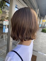ミニム ヘアー(minim hair)&nbsp;【minim×日比】カーキベージュ×切りっぱなし ミディ
