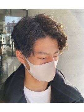 イロ(iro.) センターパート×ツイストスパイラル