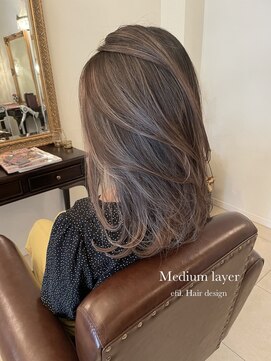 エフィル(efil.) ミディアムハイライトスタイル