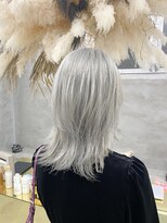 ソーコ 渋谷(SOCO) シルバーグレージュカラーアッシュカラーウルフカット髪質改善