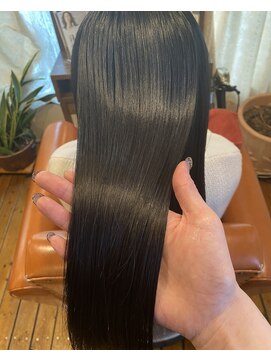 ヘア ミーツ ドレス プレローマ(HAIR meets dress pleroma) 美髪トリートメントエステ