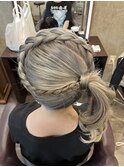 編み込みサイドポニーテール