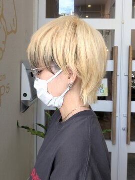 ヘアールーム シープス(hair room sheeps) 抜きっぱなしブロンド/ウルフショート/レイヤーショート