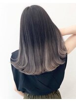 アル あびこ(aru.)&nbsp;韓国風レイヤー×スモーキーグレージュグラデーション