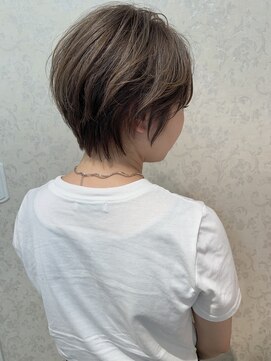 ジルバイジアン(JILL by GIEN) くびれショート 丸みショート ミントグレージュ 安田紗莉奈