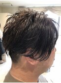アシメ仕立てのサイドパート