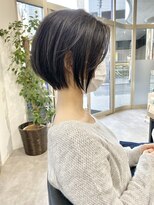 ジーニー 横浜(giinii)&nbsp;【giinii_渋谷】大人美人_クールショート_低明度バレイヤージュ