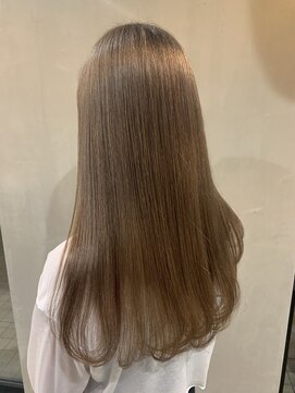 セブンベルベット(7 Velvet) 透明感ベージュカラー