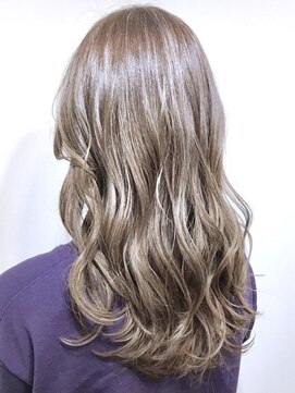 リリー シブヤ(Lilly shibuya) 【Lilly渋谷】#ツヤ感#ラベージュ#ケアブリーチ