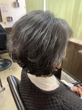 ルースヘアー(luz hair) グレイカラーツーブロックカット